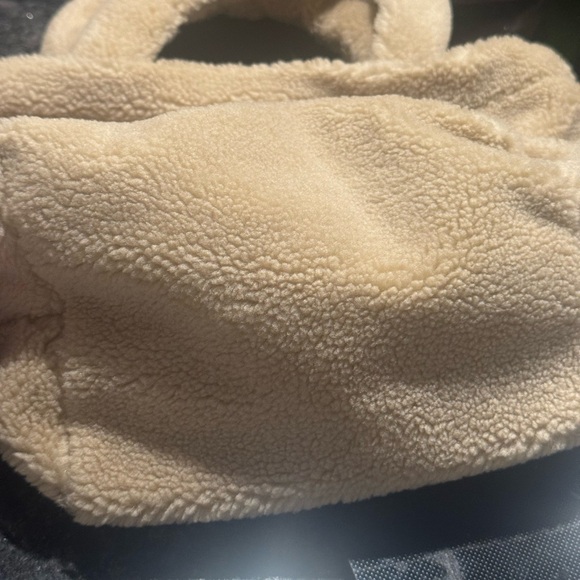 PRADA NEW Teddy Bear bag- can’t take the cuteness! 🧸🧸🧸 - Picture 3 of 5